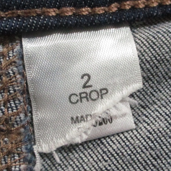 Chico's Jeans Woomen's 2 Dark Wash The Platinum Crop Stretch Denim - Picture 7 of 7